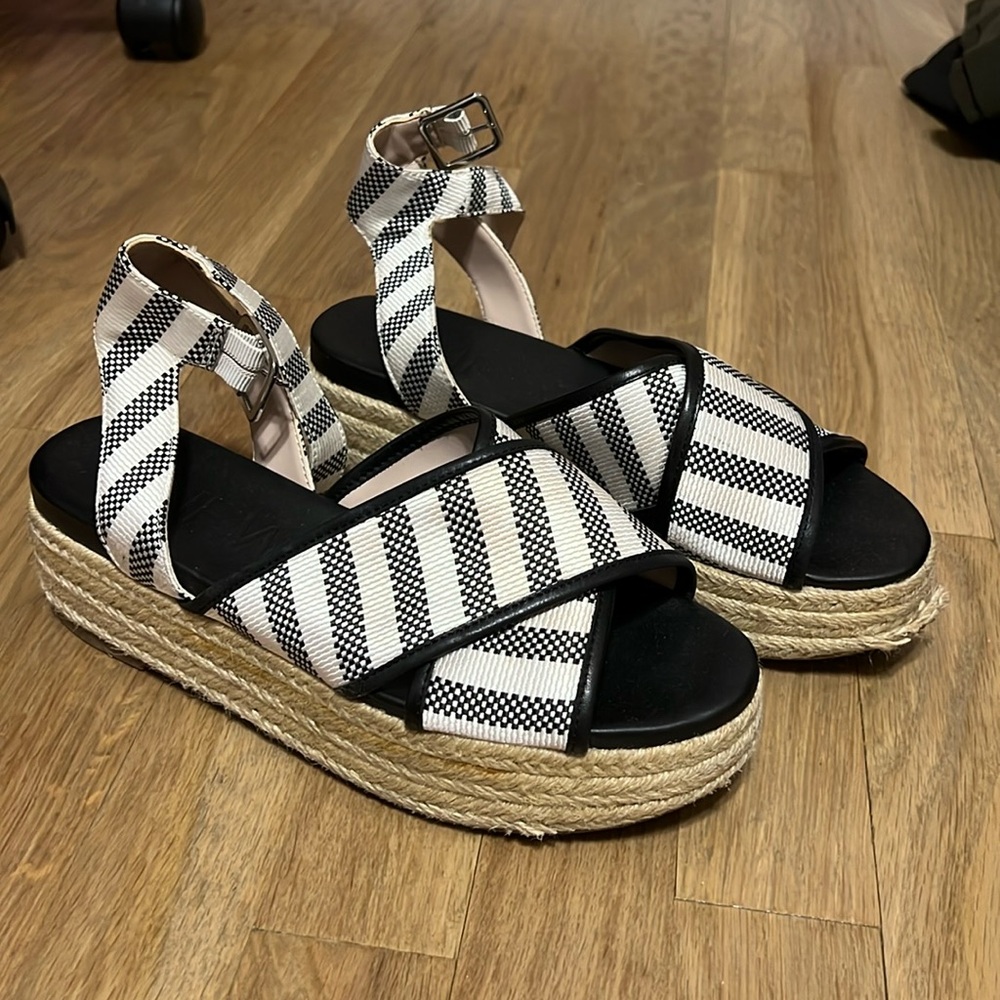 Nine West 7.5 platform sandals